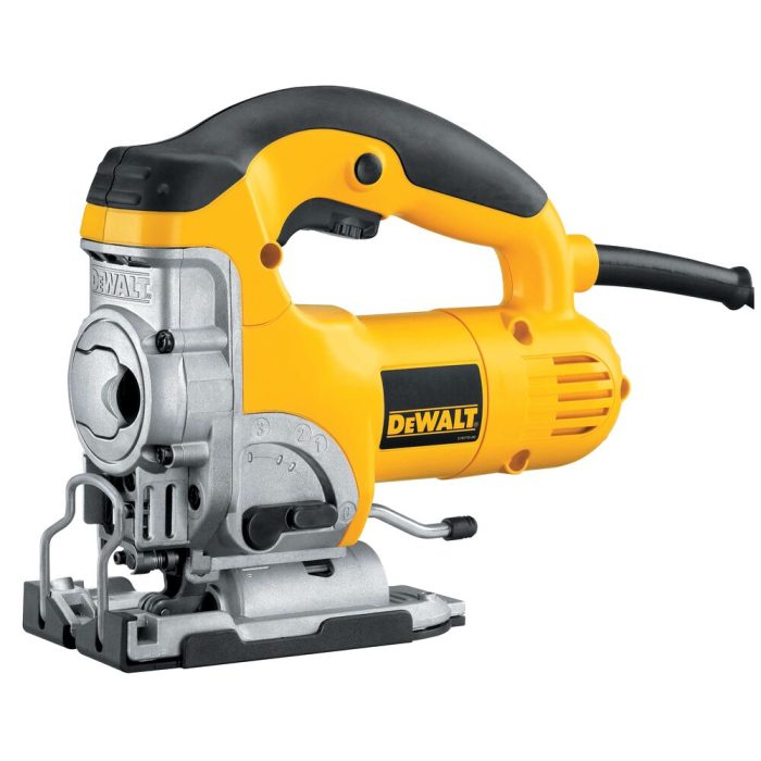 DEWALT PILA UBODNA  701W