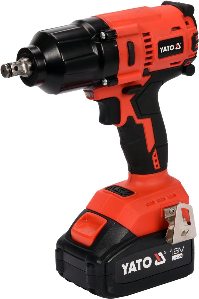 AKU UDARNI ODVIJAČ 18V 1,2" 700Nm 3,0Ah